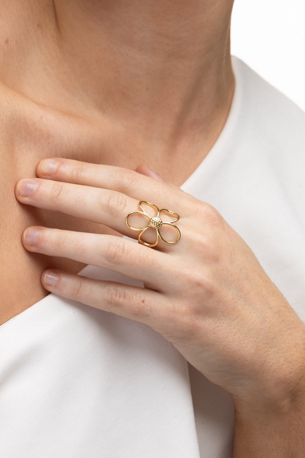 Lucky - Outline Flower Ring Gold Rings