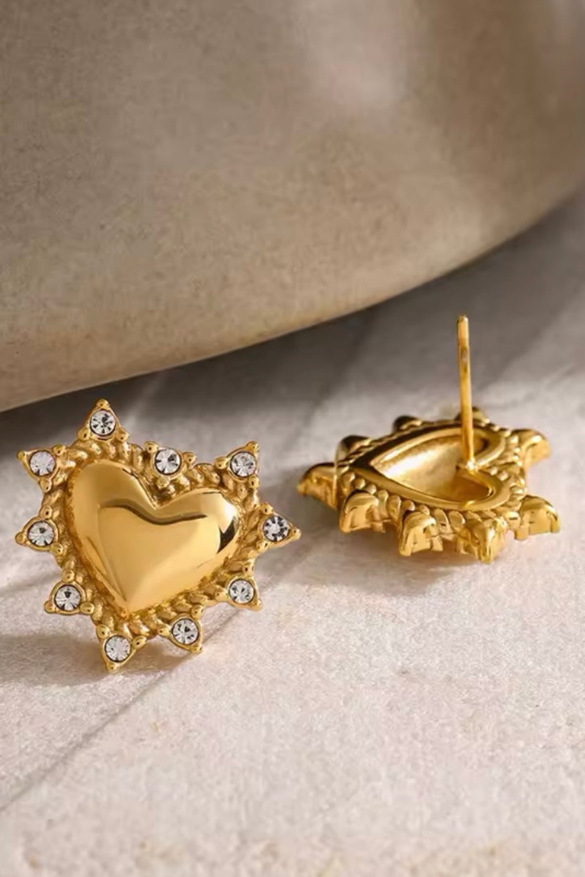 Goude spike hartjes oorbellen Earrings